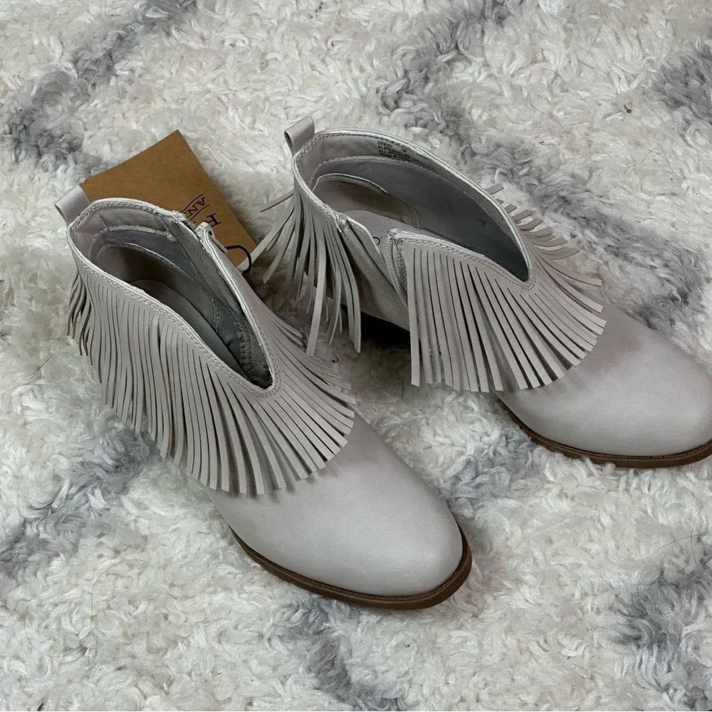 FRYE AND CO. Cream Fringe Ankle Booties